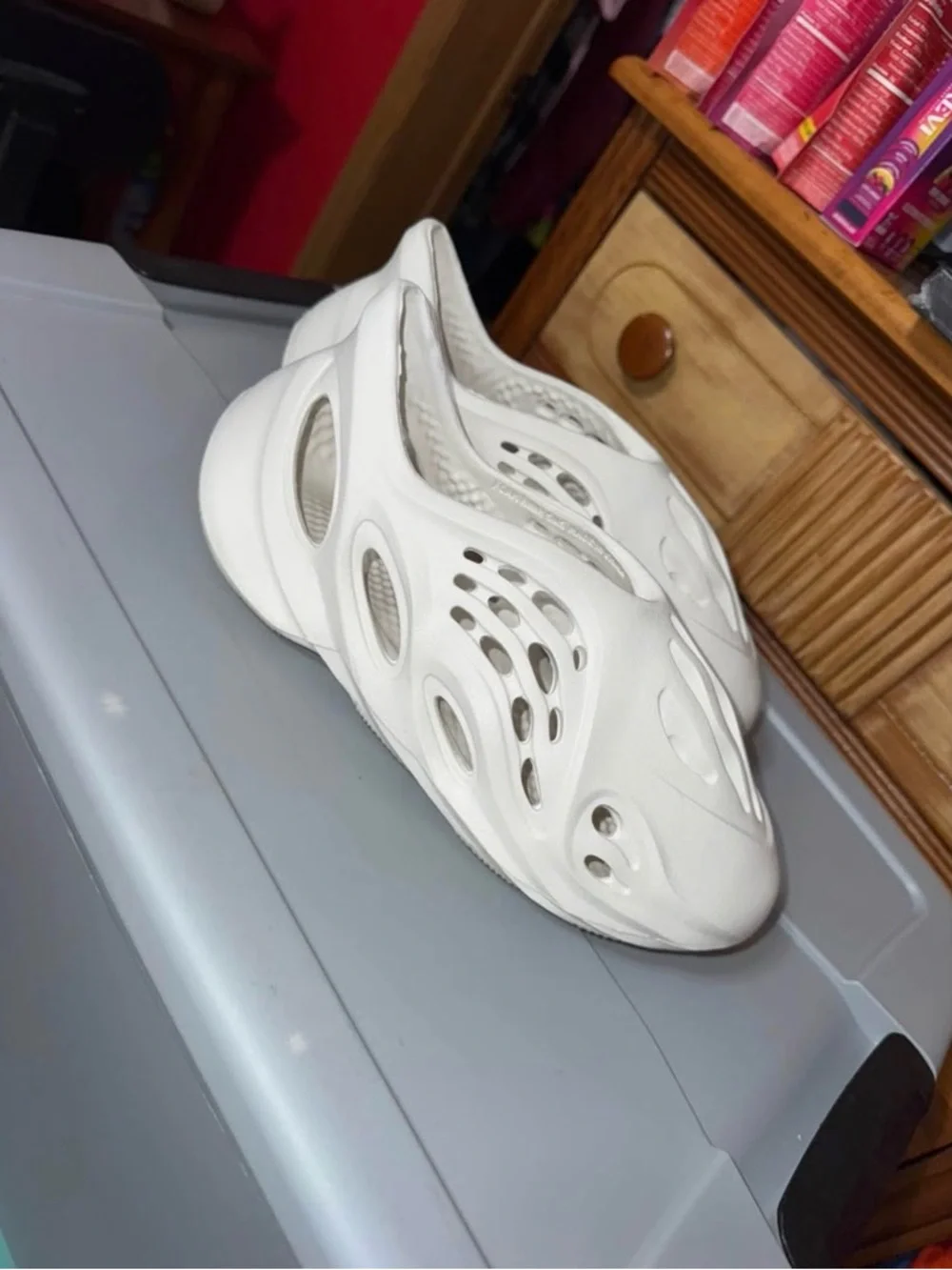 Yeezy Foam Runners in Cream White - Picture 3 of 4